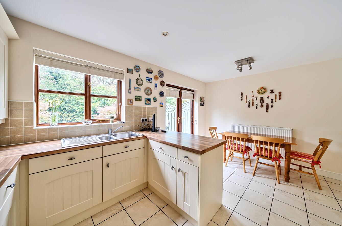 Parc Y Felin, Sketty, Swansea, SA2 8BN